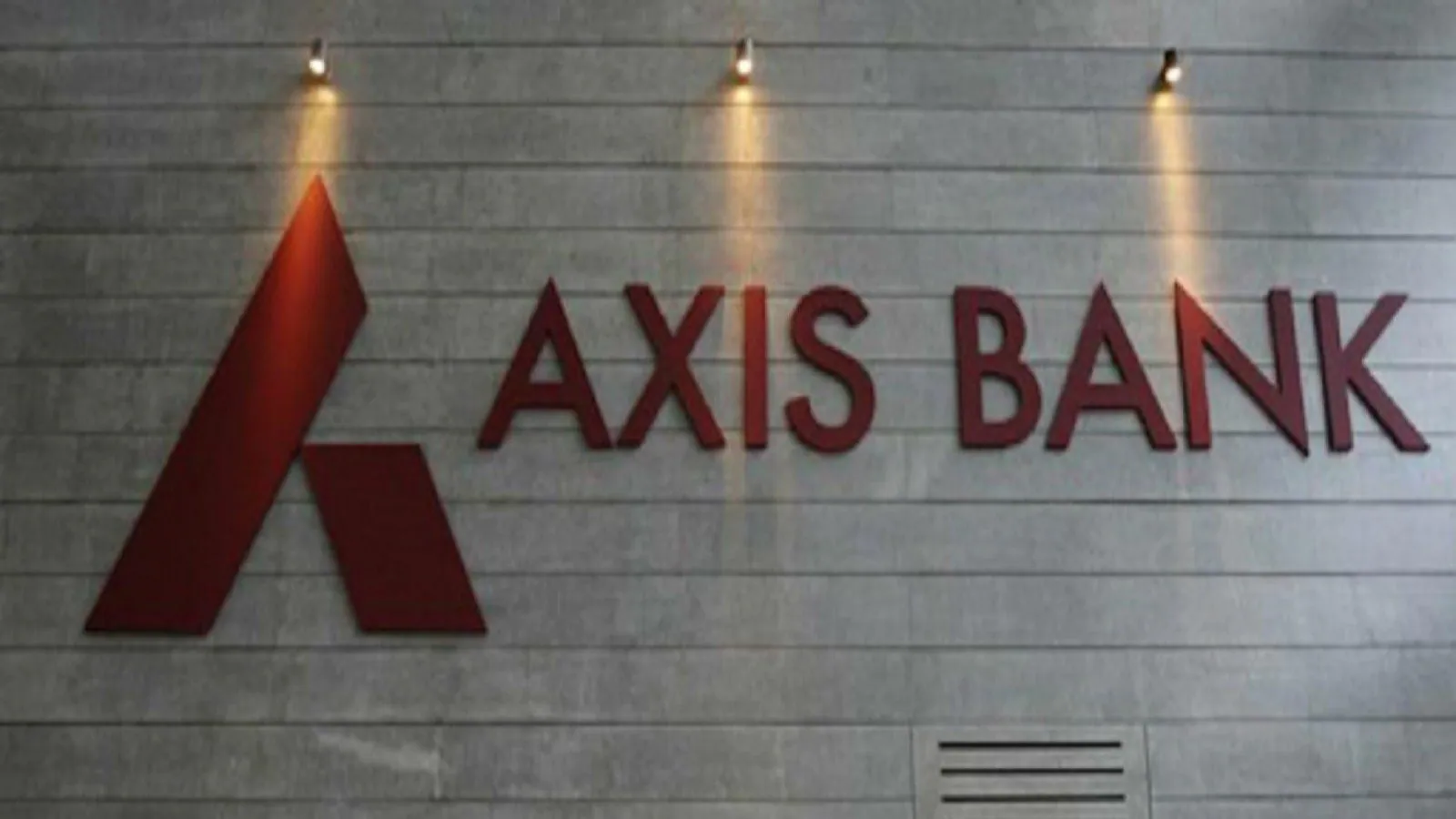 Axis Bank re-designates Rajiv Anand as Deputy Managing Director