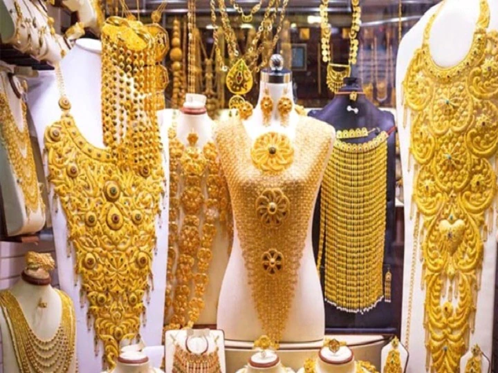 Check gold rate for 22 and 24 carat today near Gurugram, Haryana, 22kt gold rate today, today gold rate, 1 gram gold rate today, 24ct gold price today, 22ct gold price today in delhi, hallmark gold price today, 916 gold rate today,