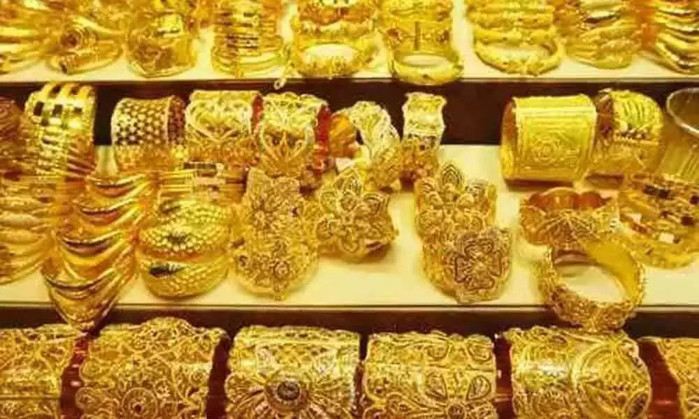 Gold rate in India falls by Rs 350 for 24 carat and 22 carat today